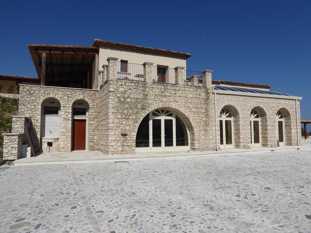 Casale Della Rocca Villa Gerace Exterior photo