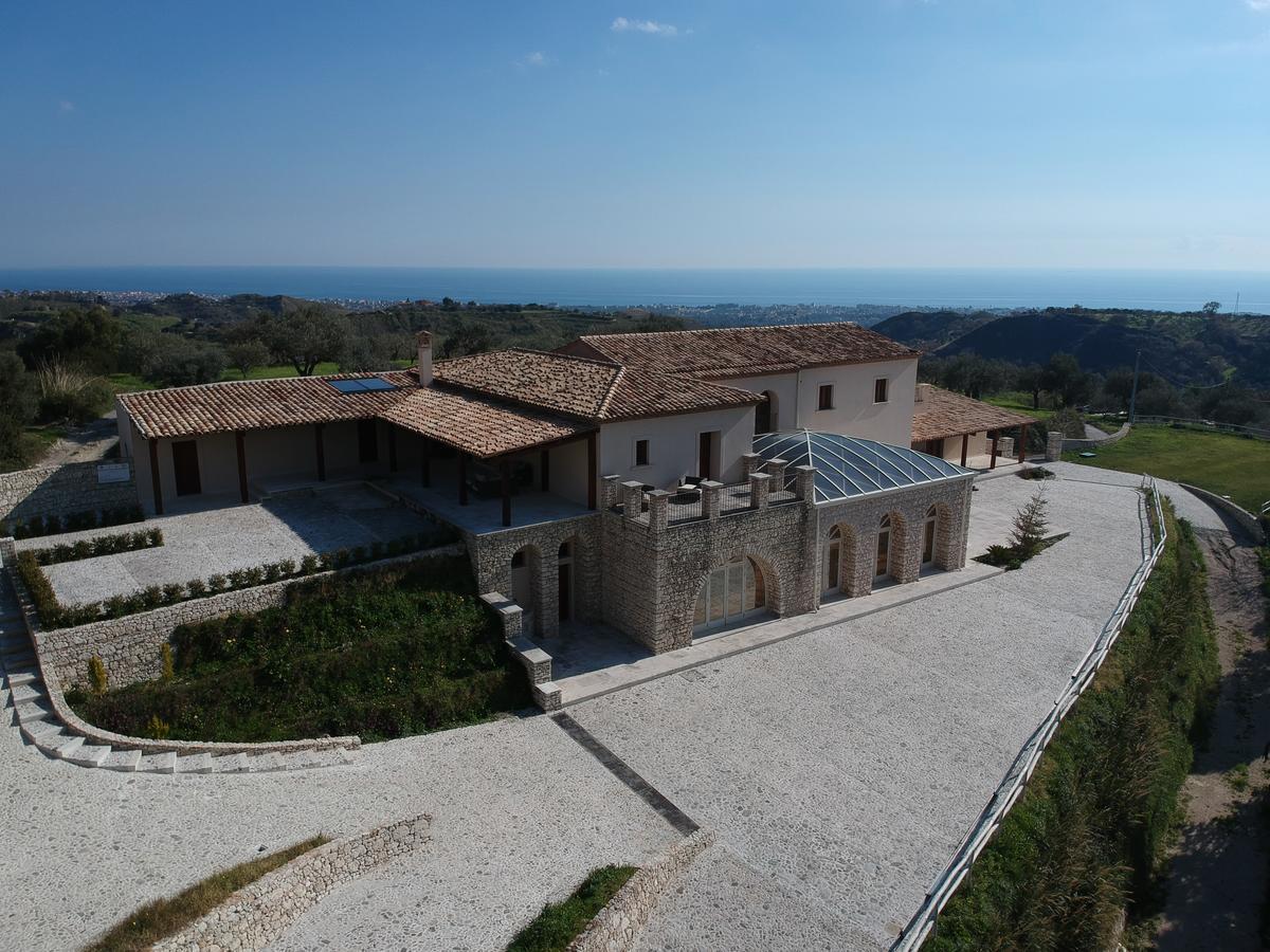 Casale Della Rocca Villa Gerace Exterior photo